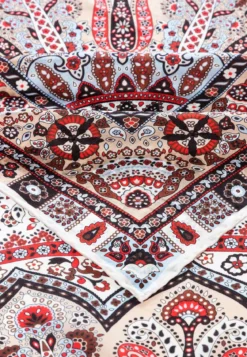 Circular Paisley 140x140 - creme/red (beige)